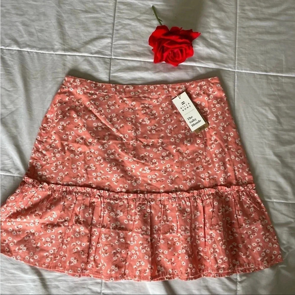 Billabong X The Salty Blonde pink ruffle floral skirt - Picture 7 of 10